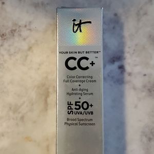 IT CC+ Your Skin But Better, Light